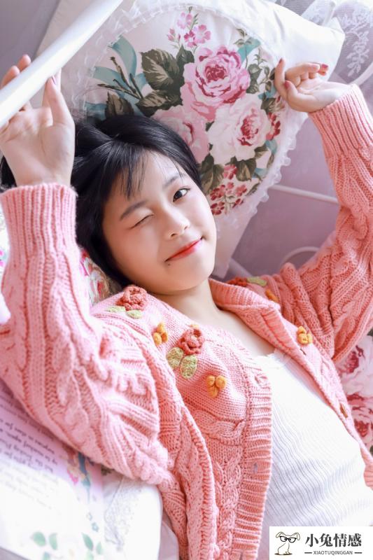 分手后，女人有哪些表现，会让男人主动想复合，挽回感情，小兔情感在你身边